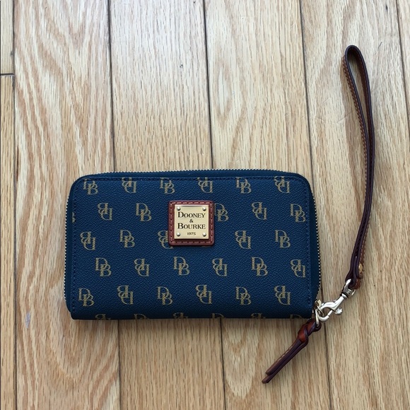 Dooney & Bourke Handbags - NWT Dooney & Bourke Wristlet